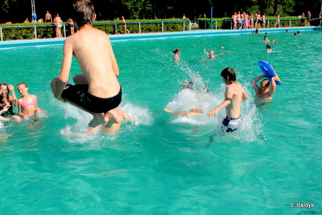 Basen odkryty i otwarty dla wszystkich(zdjęcia)