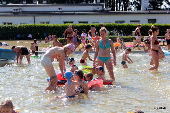 Basen odkryty i otwarty dla wszystkich(zdjęcia)