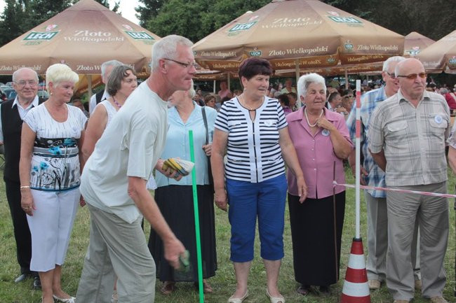 Festyn Seniorów na lotnisku (zdjęcia)