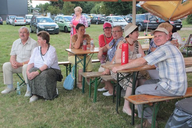 Festyn Seniorów na lotnisku (zdjęcia)