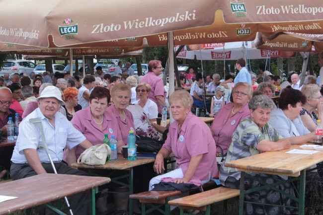 Festyn Seniorów na lotnisku (zdjęcia)