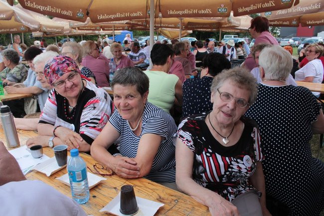 Festyn Seniorów na lotnisku (zdjęcia)