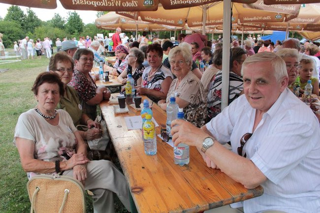 Festyn Seniorów na lotnisku (zdjęcia)