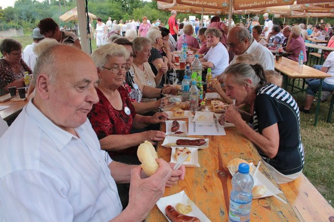 Festyn Seniorów na lotnisku (zdjęcia)