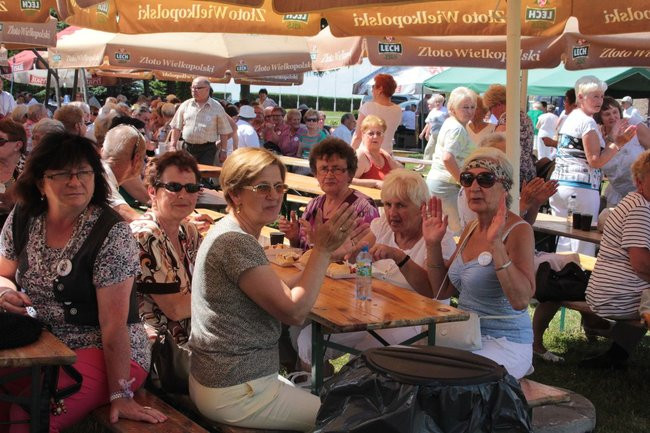 Festyn Seniorów na lotnisku (zdjęcia)