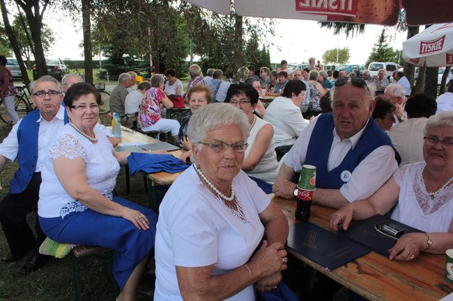 Festyn Seniorów na lotnisku (zdjęcia)