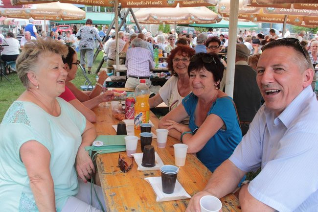 Festyn Seniorów na lotnisku (zdjęcia)