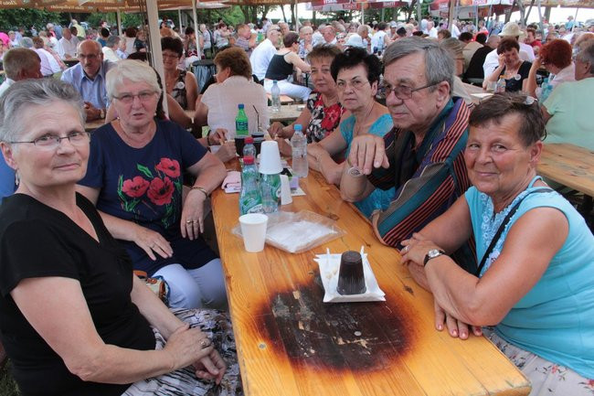 Festyn Seniorów na lotnisku (zdjęcia)