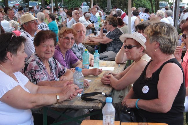 Festyn Seniorów na lotnisku (zdjęcia)