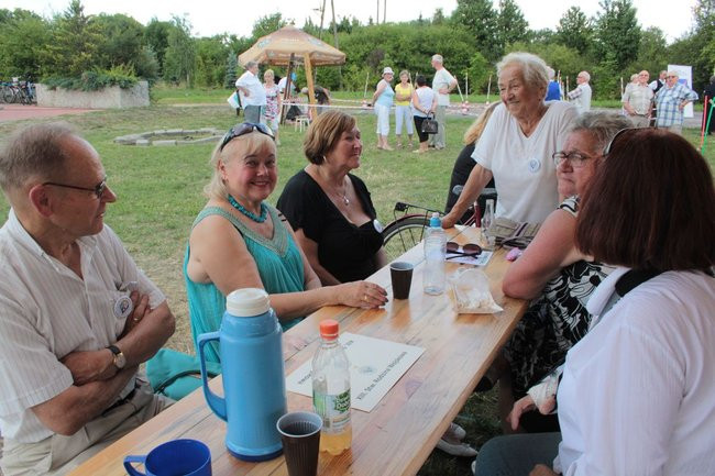 Festyn Seniorów na lotnisku (zdjęcia)