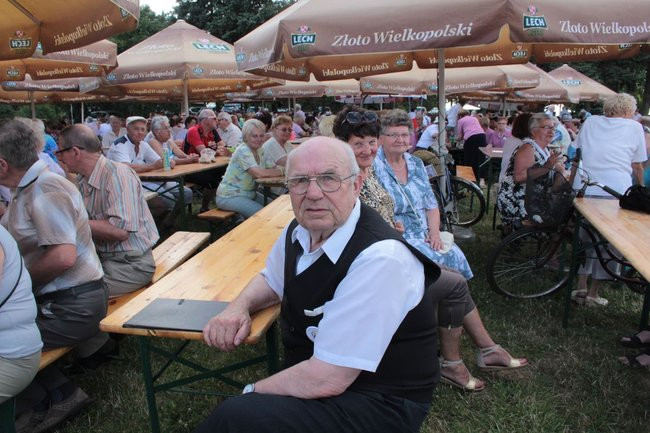 Festyn Seniorów na lotnisku (zdjęcia)
