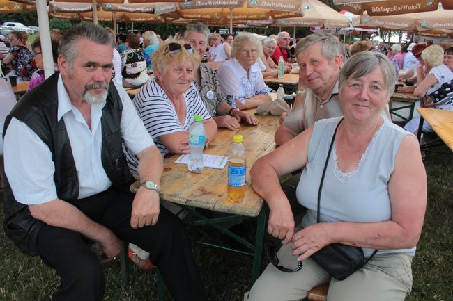 Festyn Seniorów na lotnisku (zdjęcia)