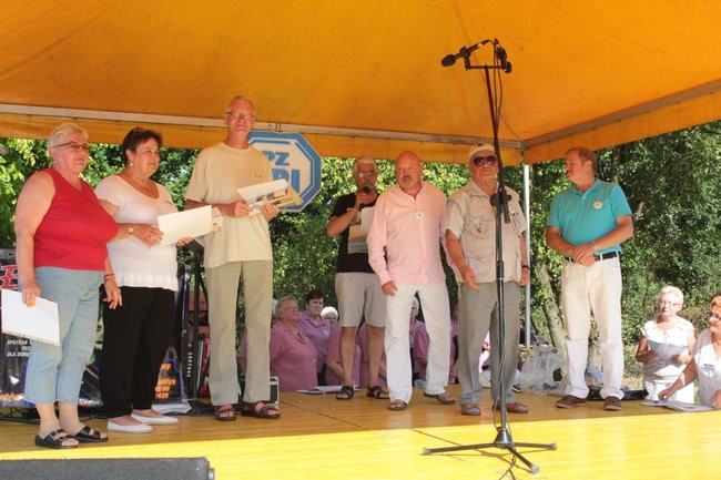 Festyn Seniorów na lotnisku (zdjęcia)