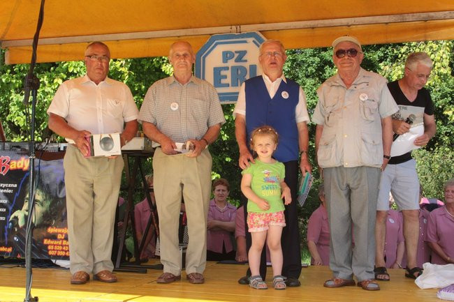 Festyn Seniorów na lotnisku (zdjęcia)