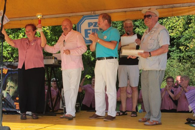 Festyn Seniorów na lotnisku (zdjęcia)