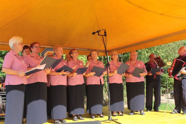 Festyn Seniorów na lotnisku (zdjęcia)