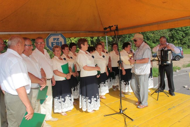 Festyn Seniorów na lotnisku (zdjęcia)