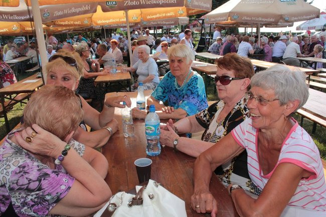 Festyn Seniorów na lotnisku (zdjęcia)