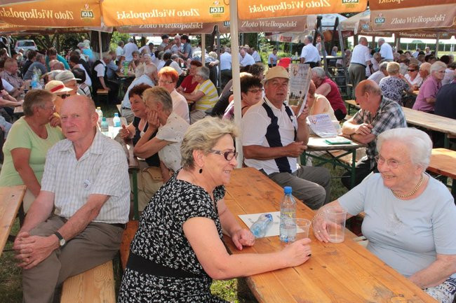 Festyn Seniorów na lotnisku (zdjęcia)