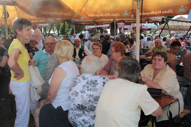 Festyn Seniorów na lotnisku (zdjęcia)