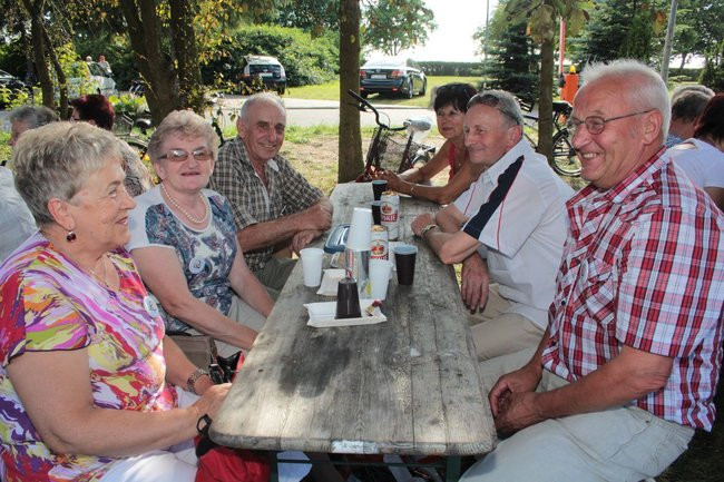 Festyn Seniorów na lotnisku (zdjęcia)