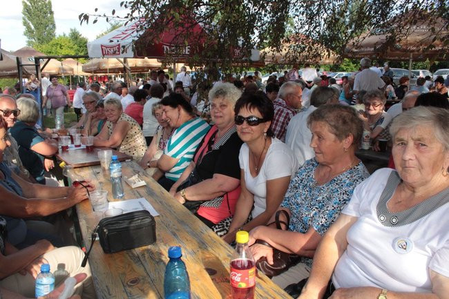 Festyn Seniorów na lotnisku (zdjęcia)