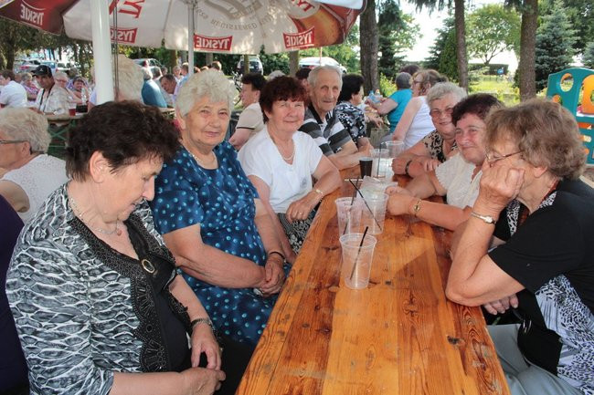 Festyn Seniorów na lotnisku (zdjęcia)