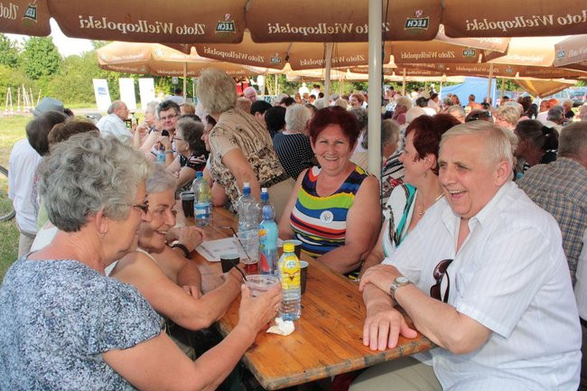 Festyn Seniorów na lotnisku (zdjęcia)