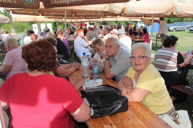 Festyn Seniorów na lotnisku (zdjęcia)