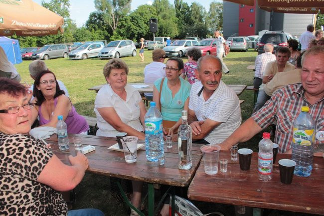 Festyn Seniorów na lotnisku (zdjęcia)