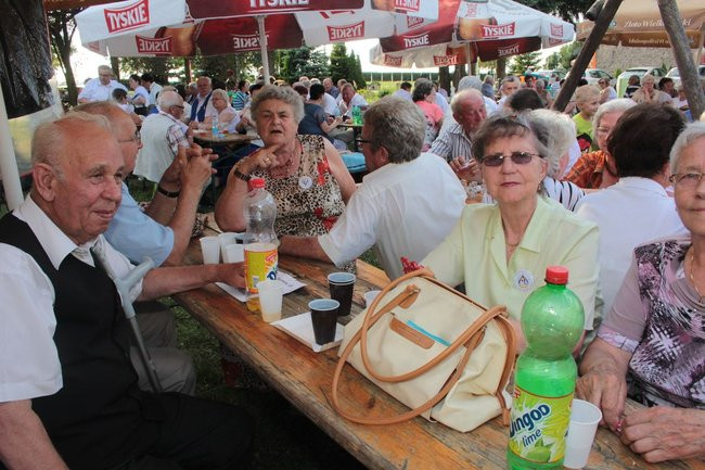 Festyn Seniorów na lotnisku (zdjęcia)