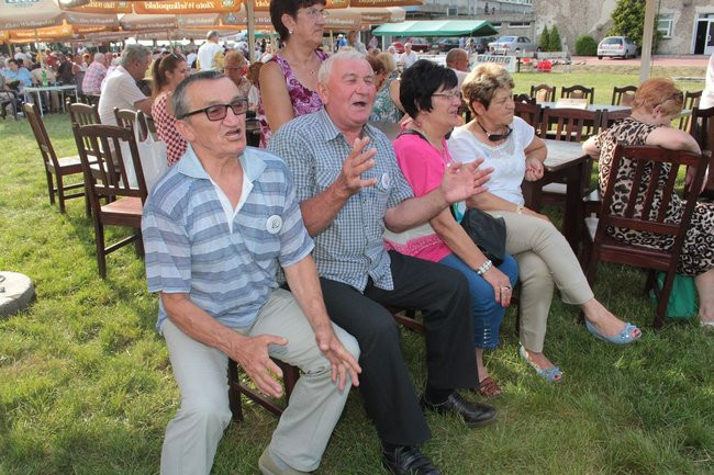 Festyn Seniorów na lotnisku (zdjęcia)