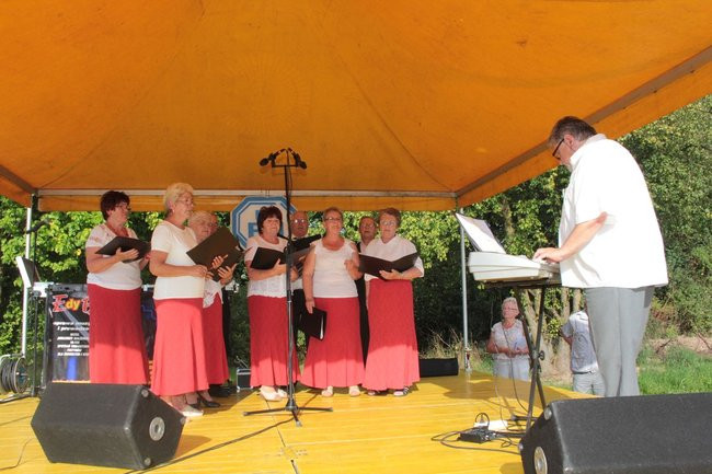 Festyn Seniorów na lotnisku (zdjęcia)