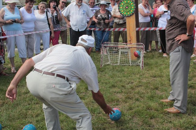 Festyn Seniorów na lotnisku (zdjęcia)