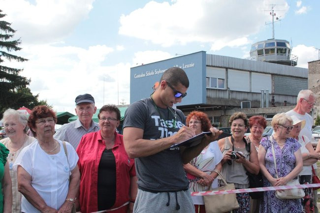 Festyn Seniorów na lotnisku (zdjęcia)