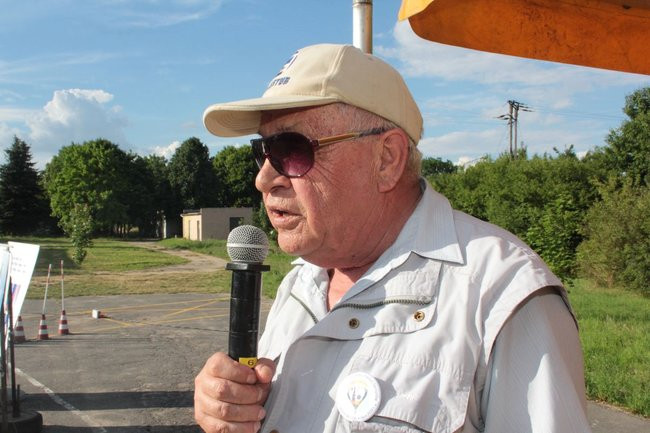 Festyn Seniorów na lotnisku (zdjęcia)