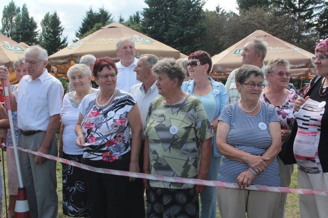Festyn Seniorów na lotnisku (zdjęcia)