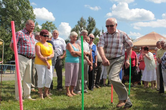 Festyn Seniorów na lotnisku (zdjęcia)