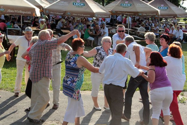 Festyn Seniorów na lotnisku (zdjęcia)