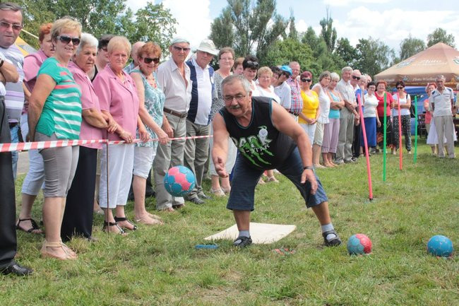 Festyn Seniorów na lotnisku (zdjęcia)