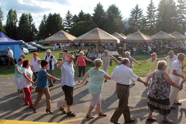 Festyn Seniorów na lotnisku (zdjęcia)
