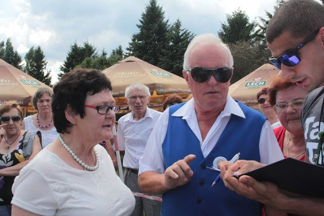 Festyn Seniorów na lotnisku (zdjęcia)