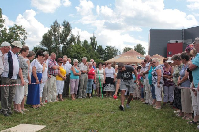 Festyn Seniorów na lotnisku (zdjęcia)