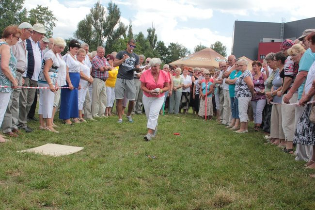 Festyn Seniorów na lotnisku (zdjęcia)