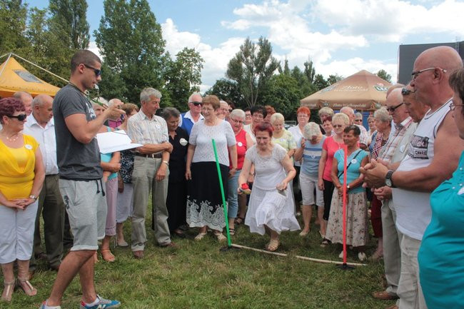 Festyn Seniorów na lotnisku (zdjęcia)
