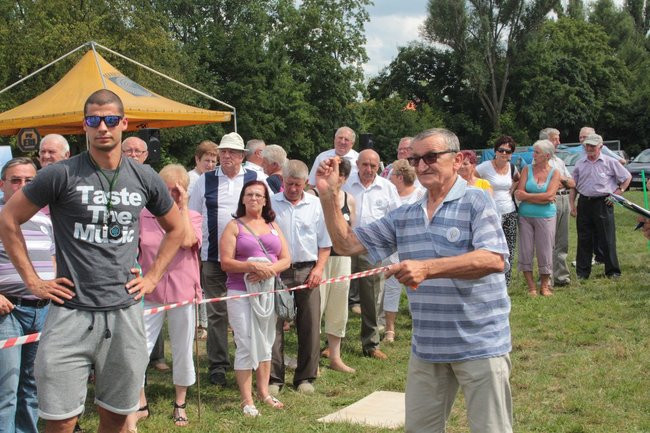 Festyn Seniorów na lotnisku (zdjęcia)