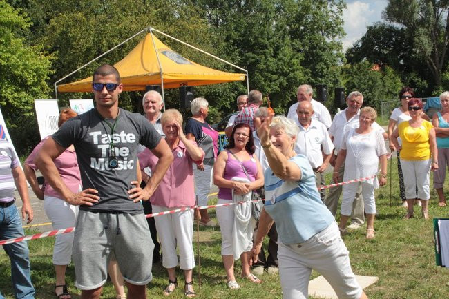Festyn Seniorów na lotnisku (zdjęcia)