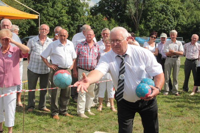 Festyn Seniorów na lotnisku (zdjęcia)
