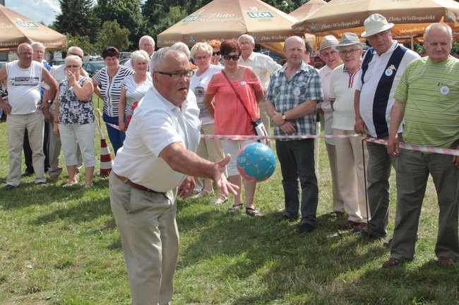 Festyn Seniorów na lotnisku (zdjęcia)