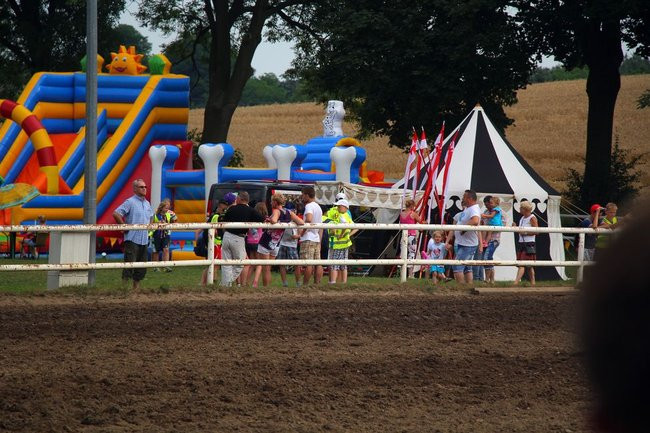 Konne popisy w Jeziorkach (dźwięk i zdjęcia)
